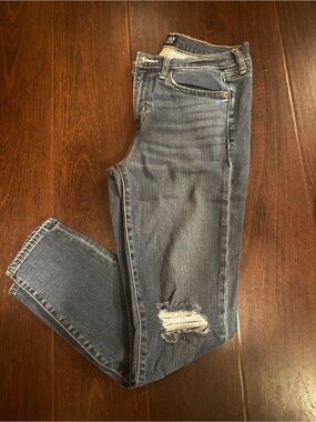 GAP Women's Faded Blue Distressed Skinny Jeans